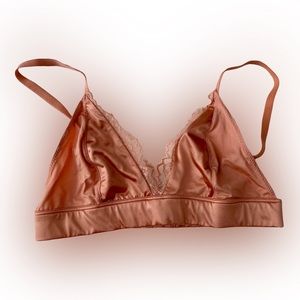 NWOT VINCE CAMUTO PEACH SATIN LACE BRALETTE // SIZE SMALL💗